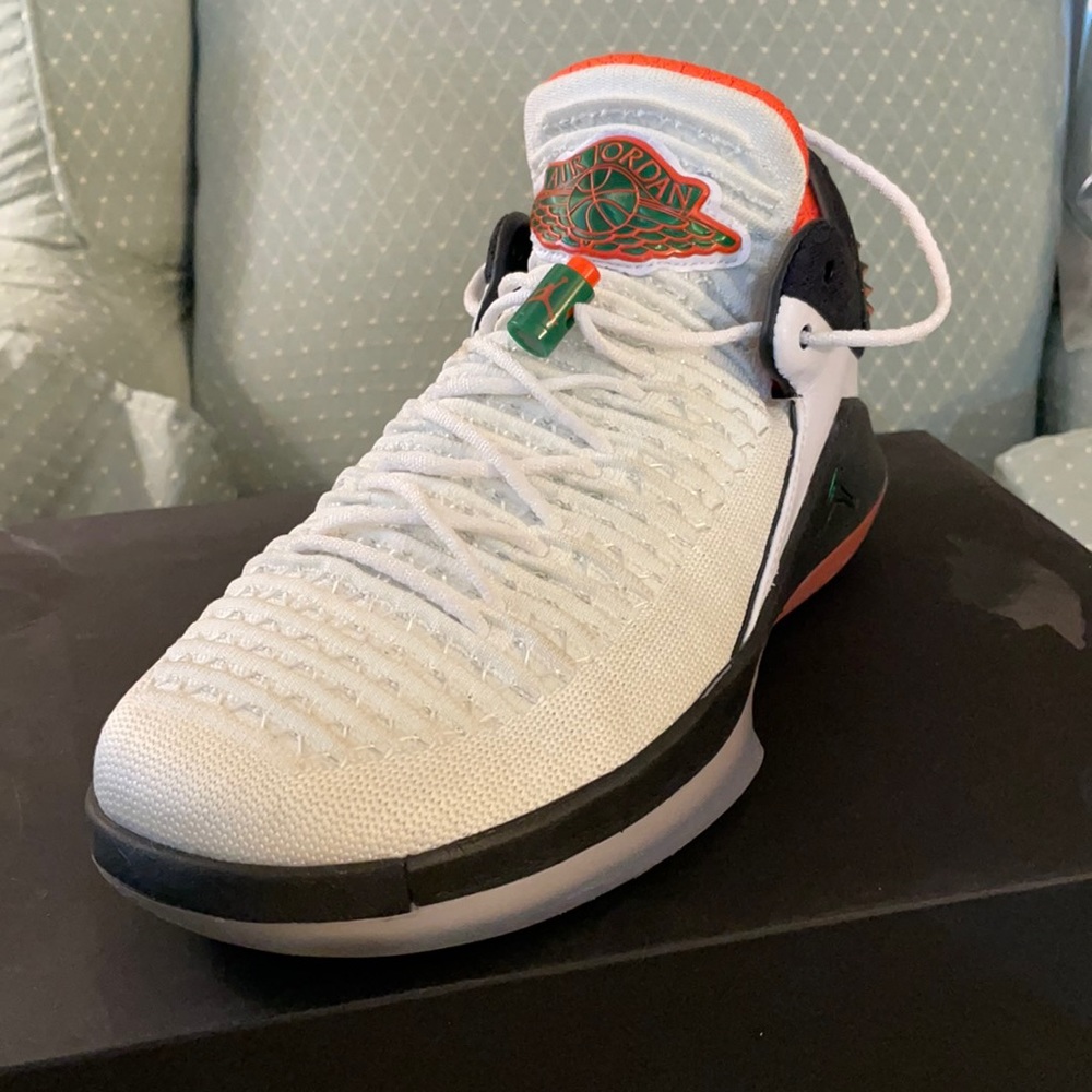 Air Jordan XXXII Low / Size 8